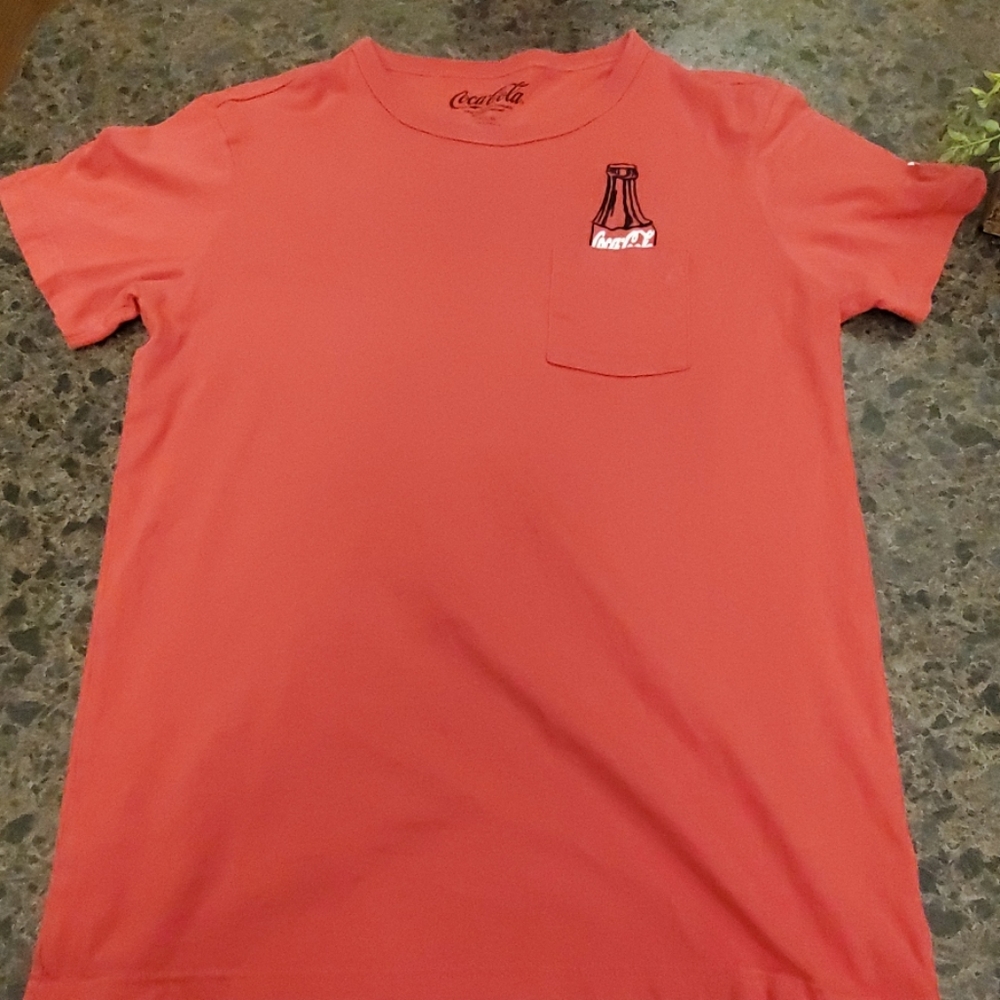 Coca cola tshirt